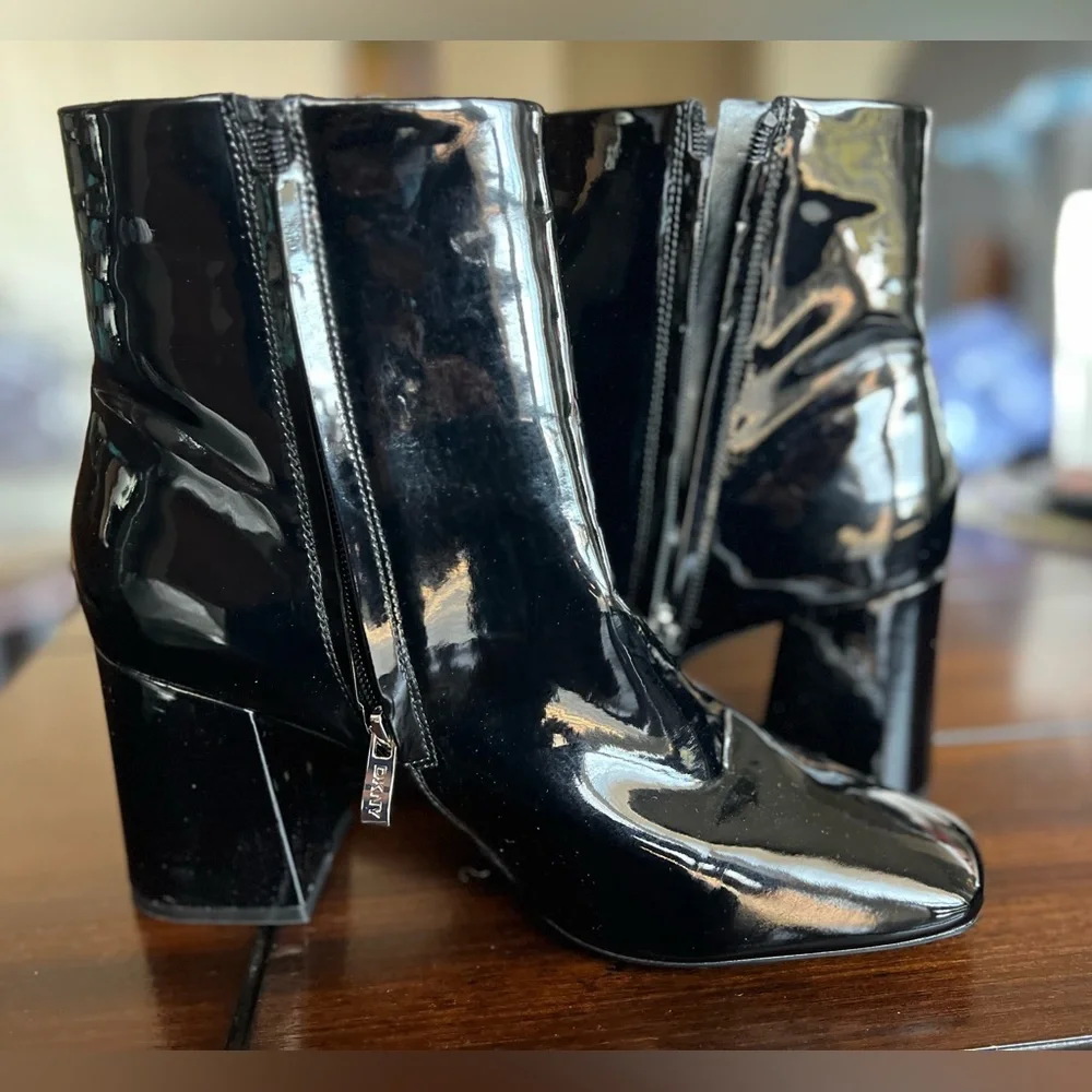 Cavale Patent Finish Block Heel Boot
DKNY 10 - Picture 8 of 10